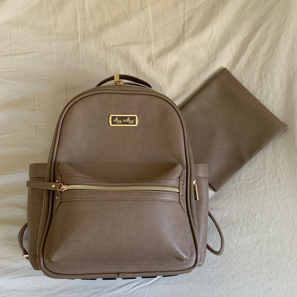 Itsy Ritzy mini diaper bag- like new!
